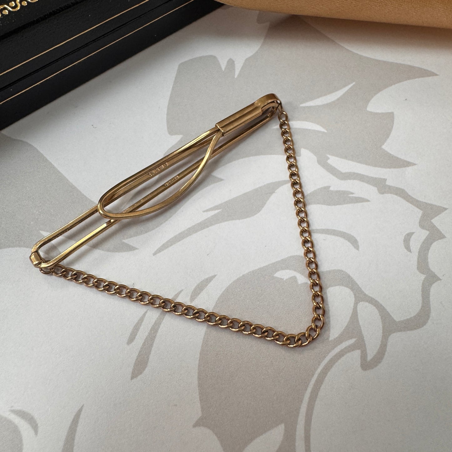 9ct Gold Tie Bar with Decorative Chain