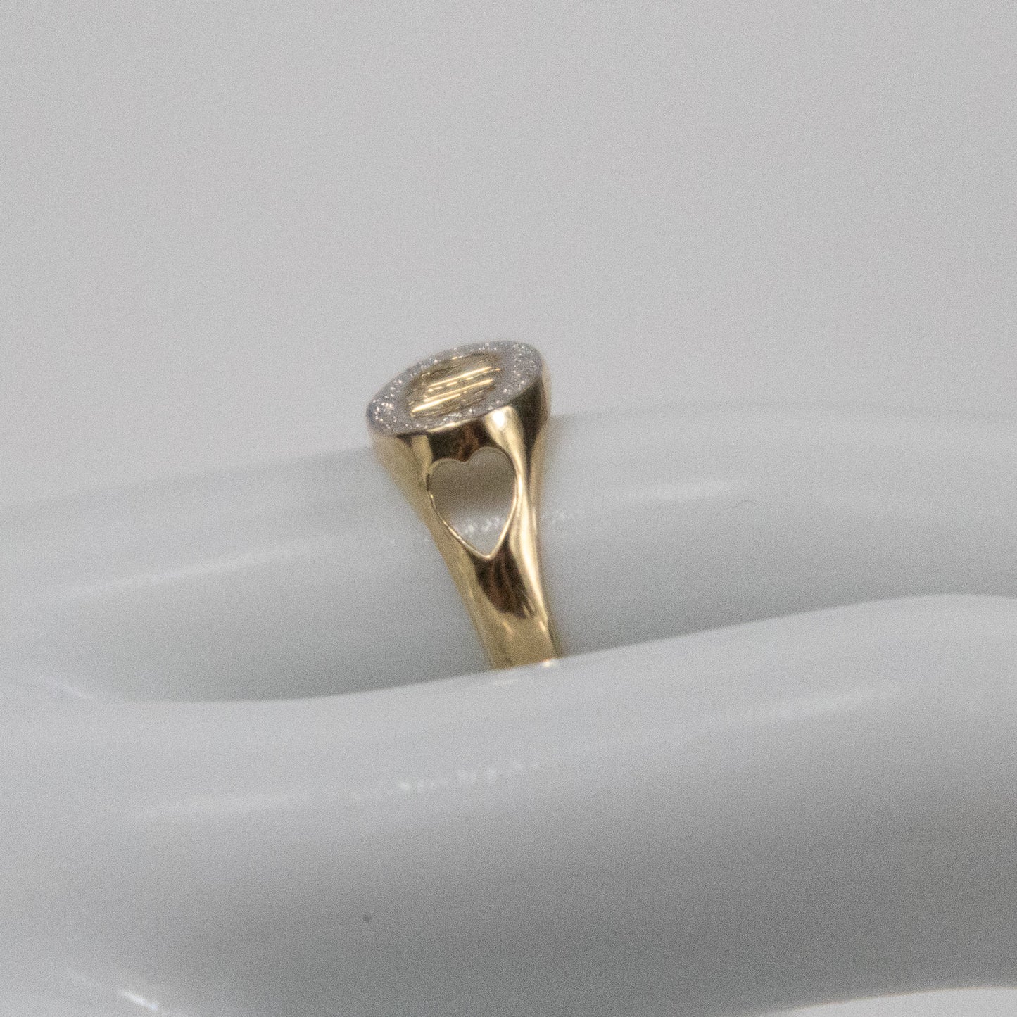 Second-Hand 9ct Gold MUM Ring with Diamond Accents