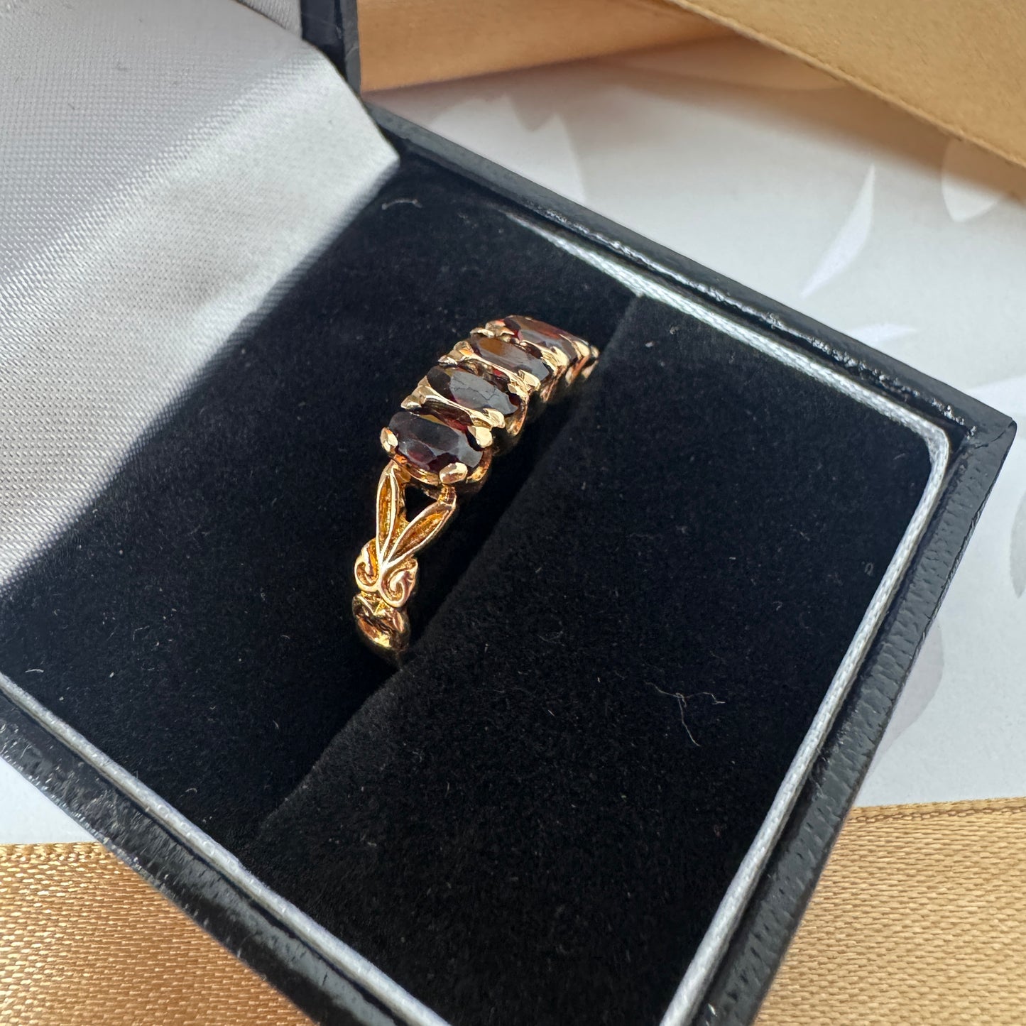 9ct Gold Vintage Five Stone Garnet Ring