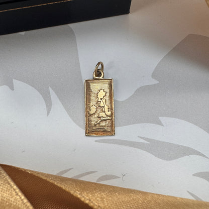 9ct Gold Vintage London Postcard Charm