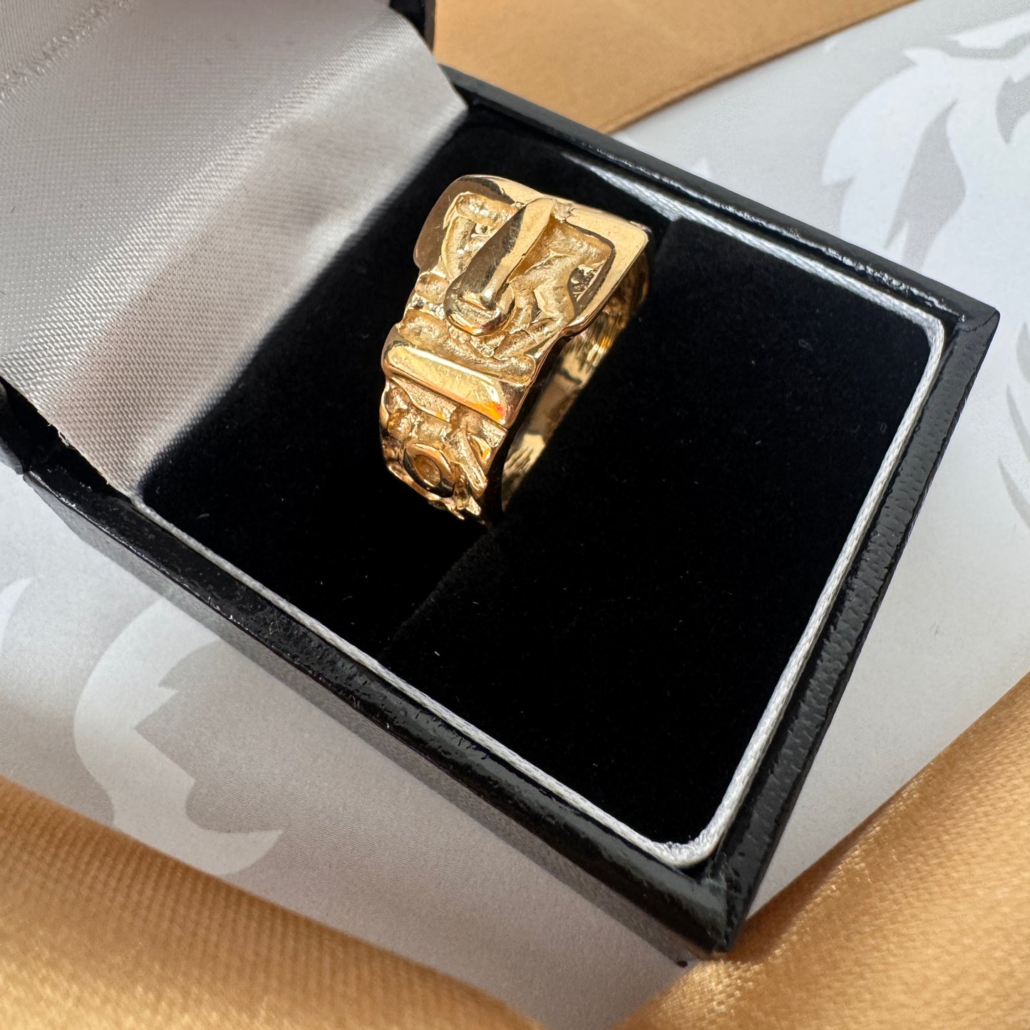 9ct Gold Vintage Buckle Ring