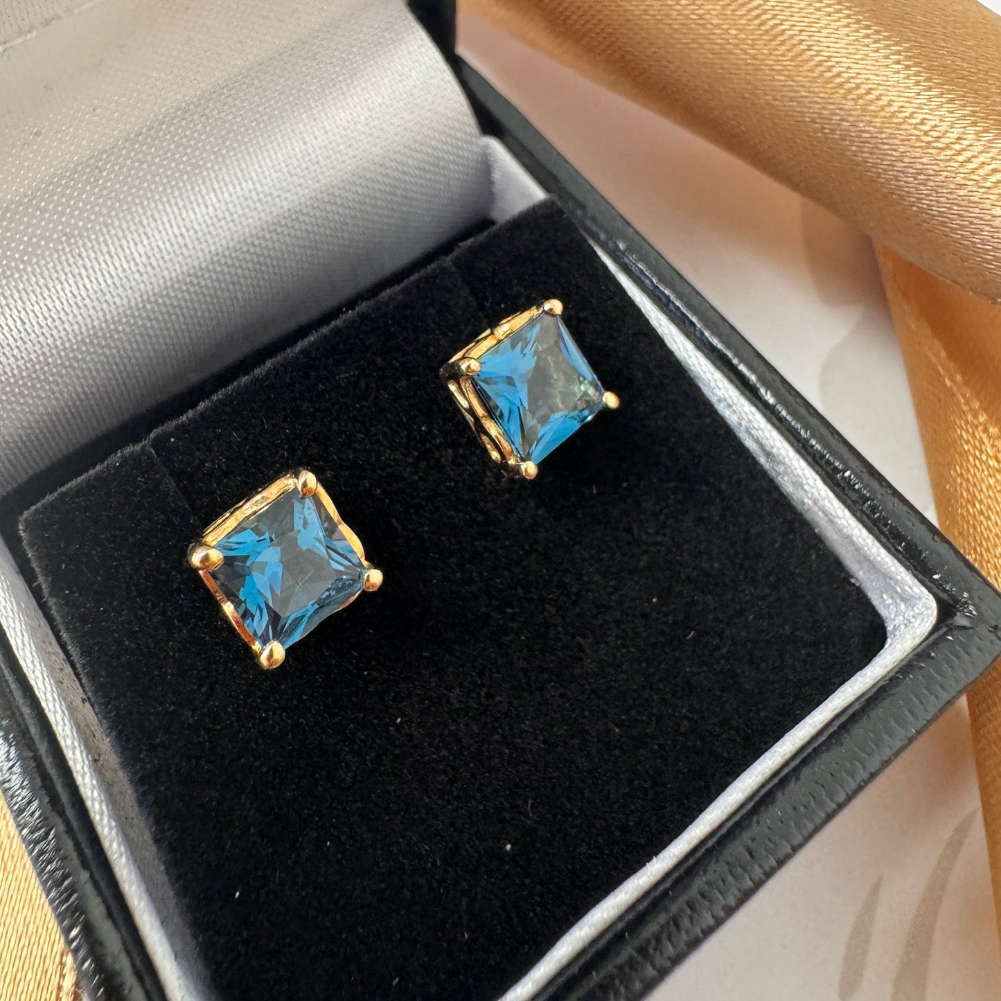 9ct Gold Princess Cut Topaz Stud Earrings