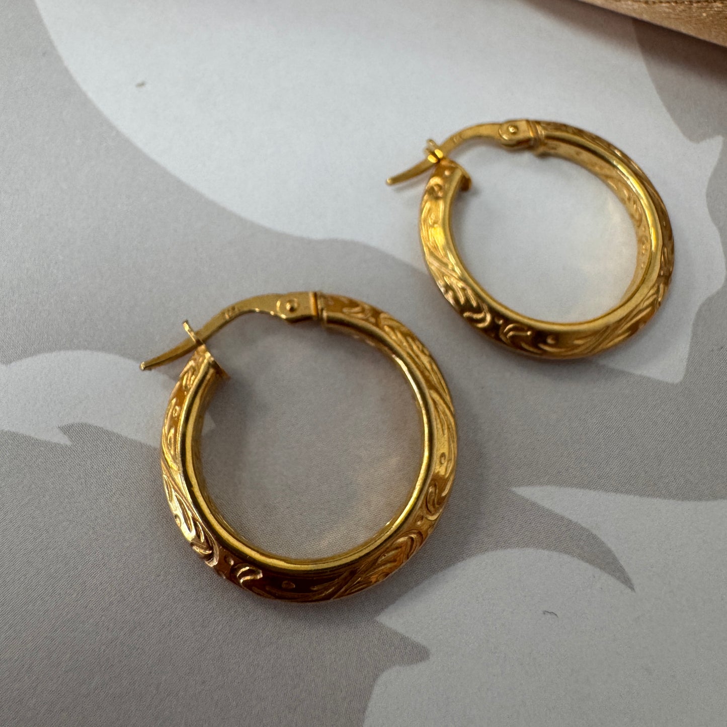 9ct Gold Knife Edge Engraved Pattern Hoop Earrings