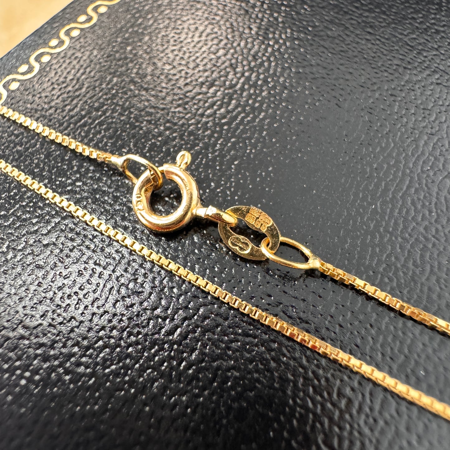 18ct Gold Lightweight Box Chain 20 Inch
