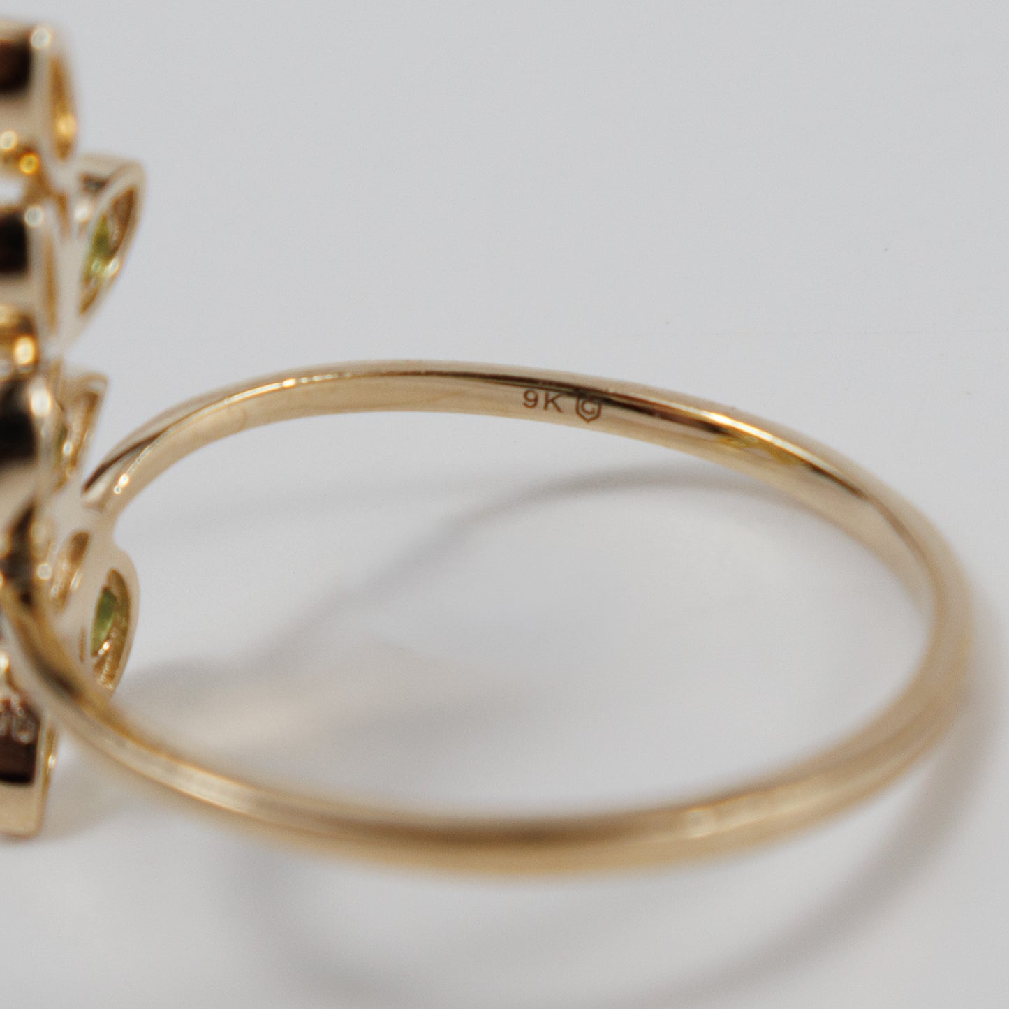 Second-Hand 9ct Yellow Gold Green Stone Leaf Ring