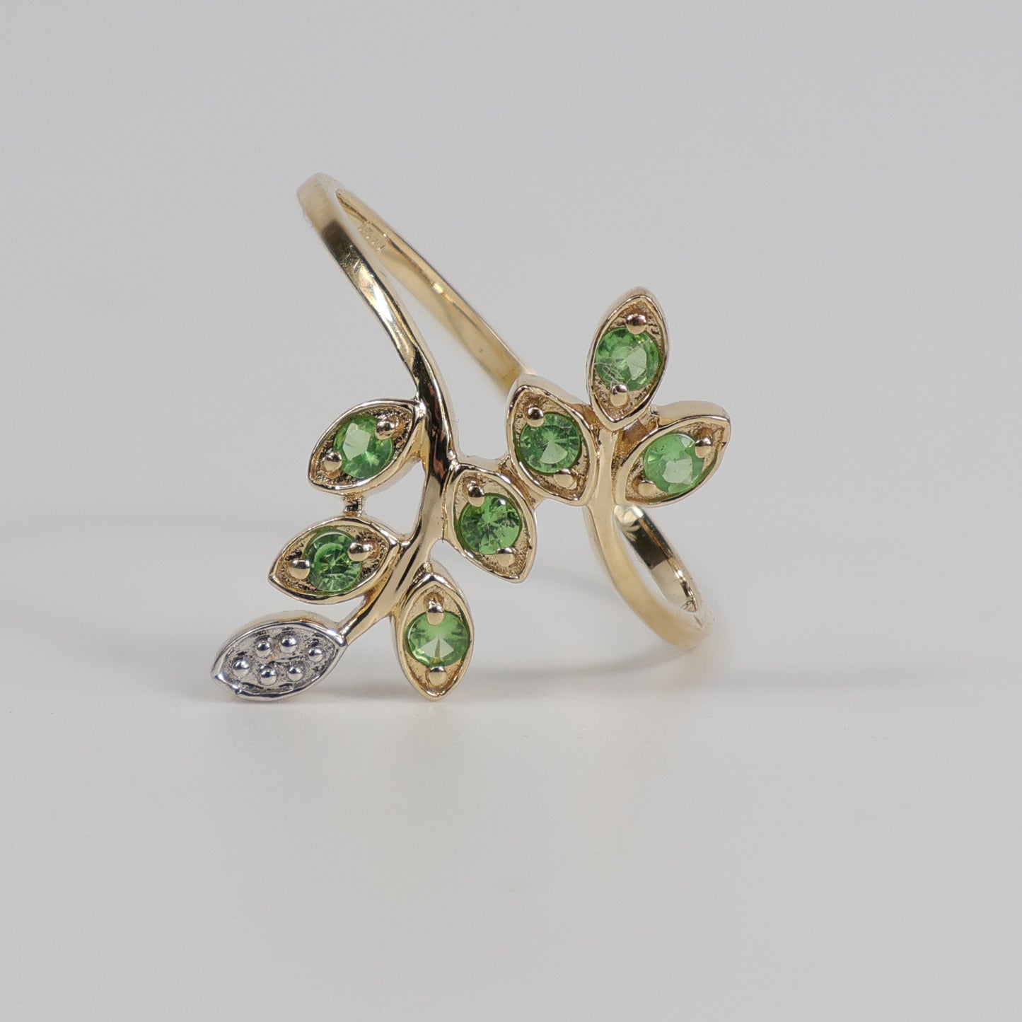 Second-Hand 9ct Yellow Gold Green Stone Leaf Ring