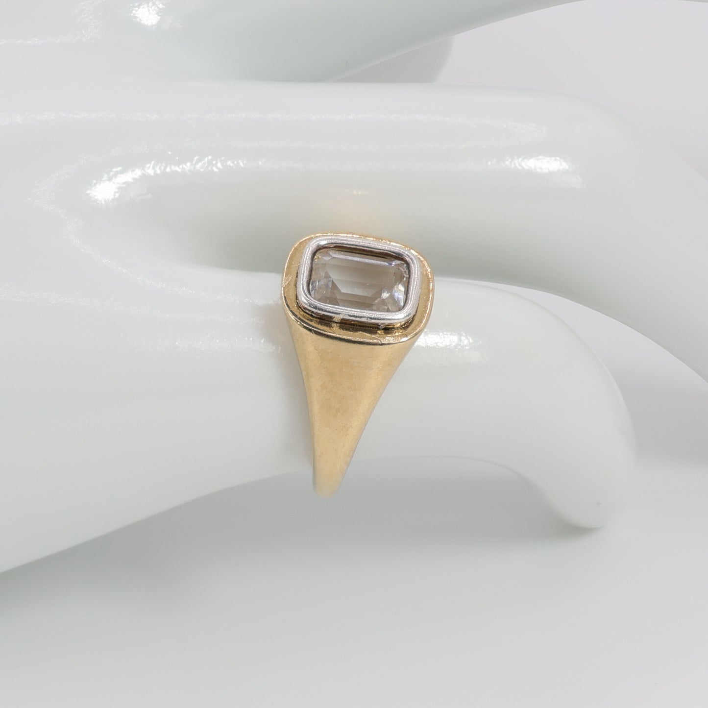 Second-Hand 9ct Gold Rectangular Stone Signet Ring