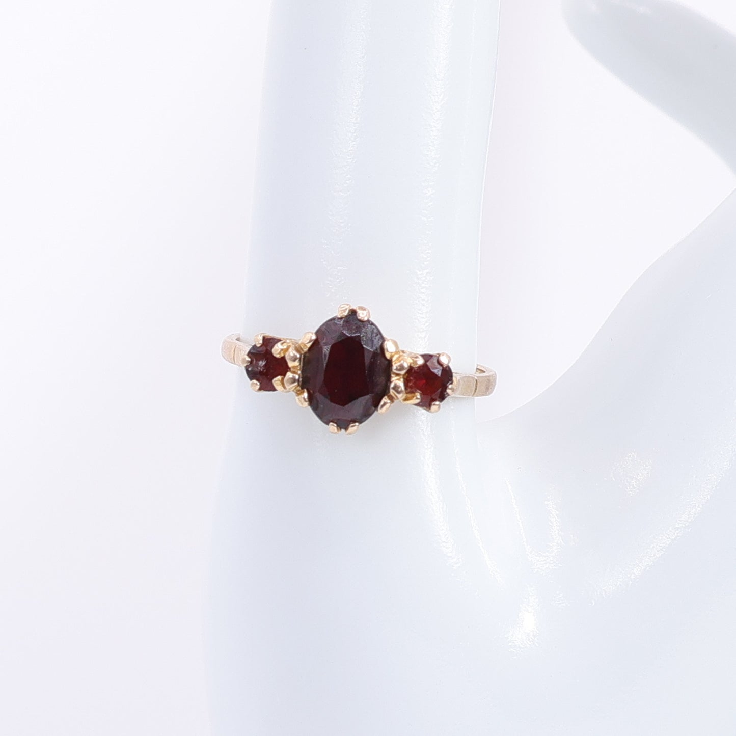 Second-Hand 9ct Gold Three Red Stone Ring