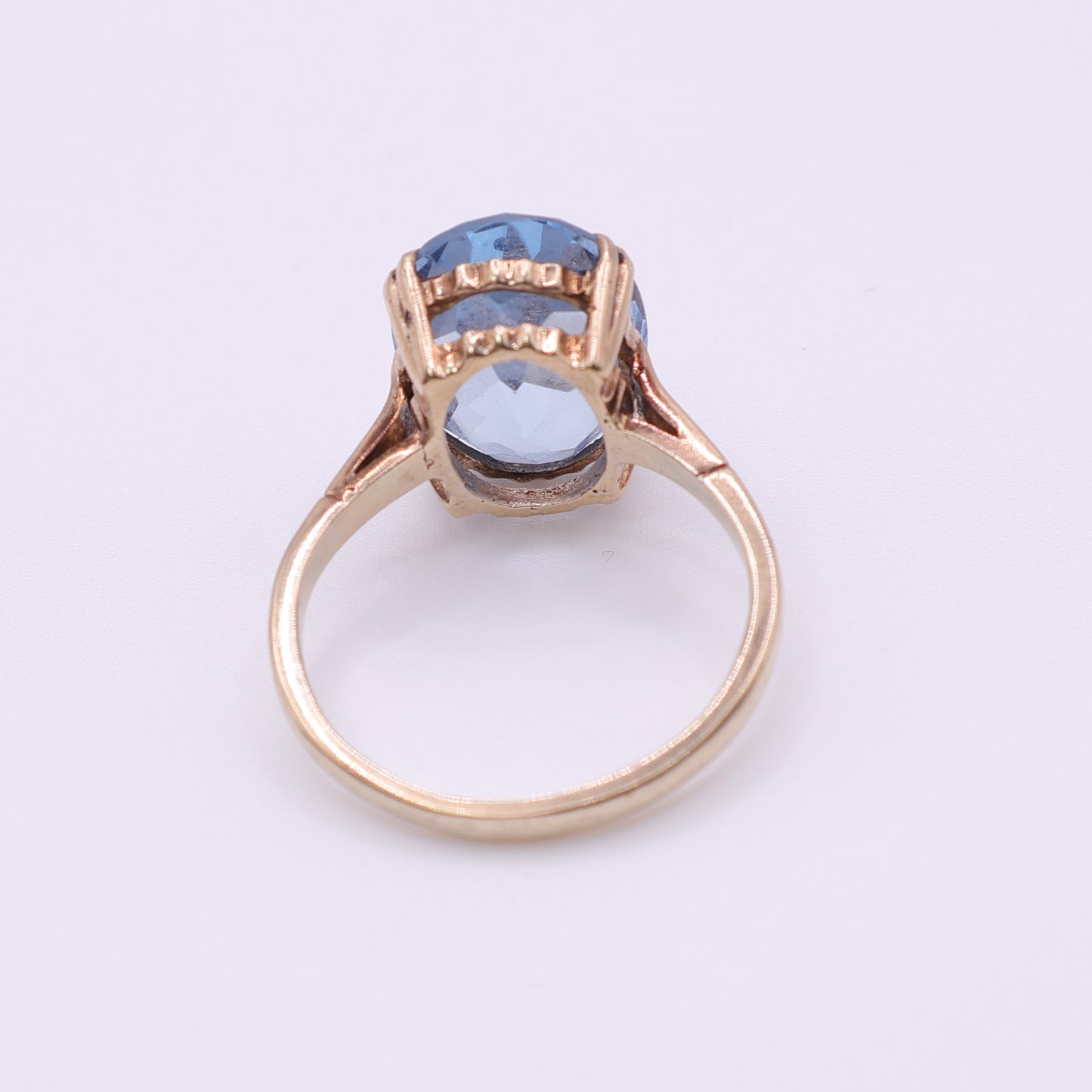 Second-Hand 9ct Yellow Gold Blue Topaz Oval Ring