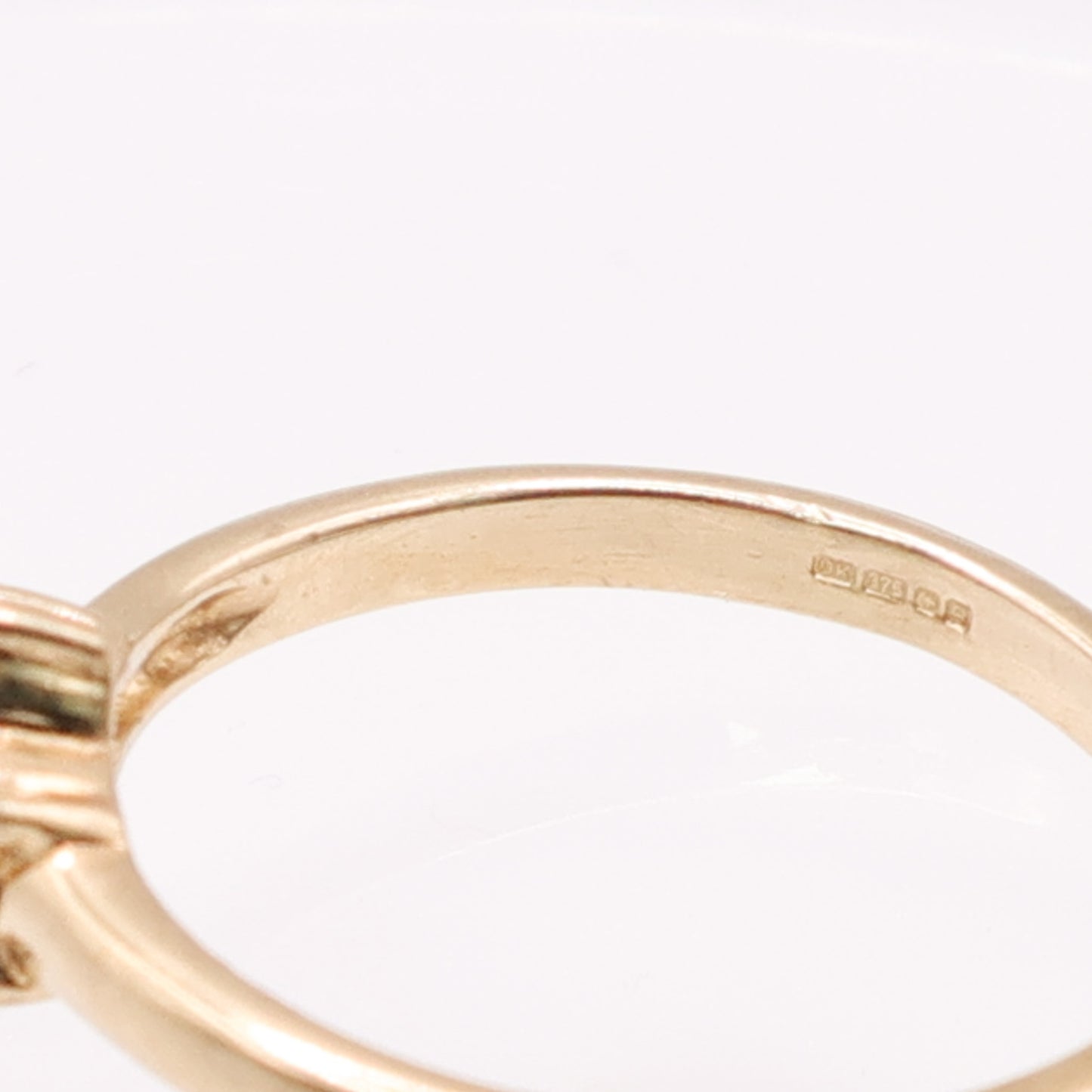Second-Hand 9ct Yellow Gold Green Stone Cluster Ring