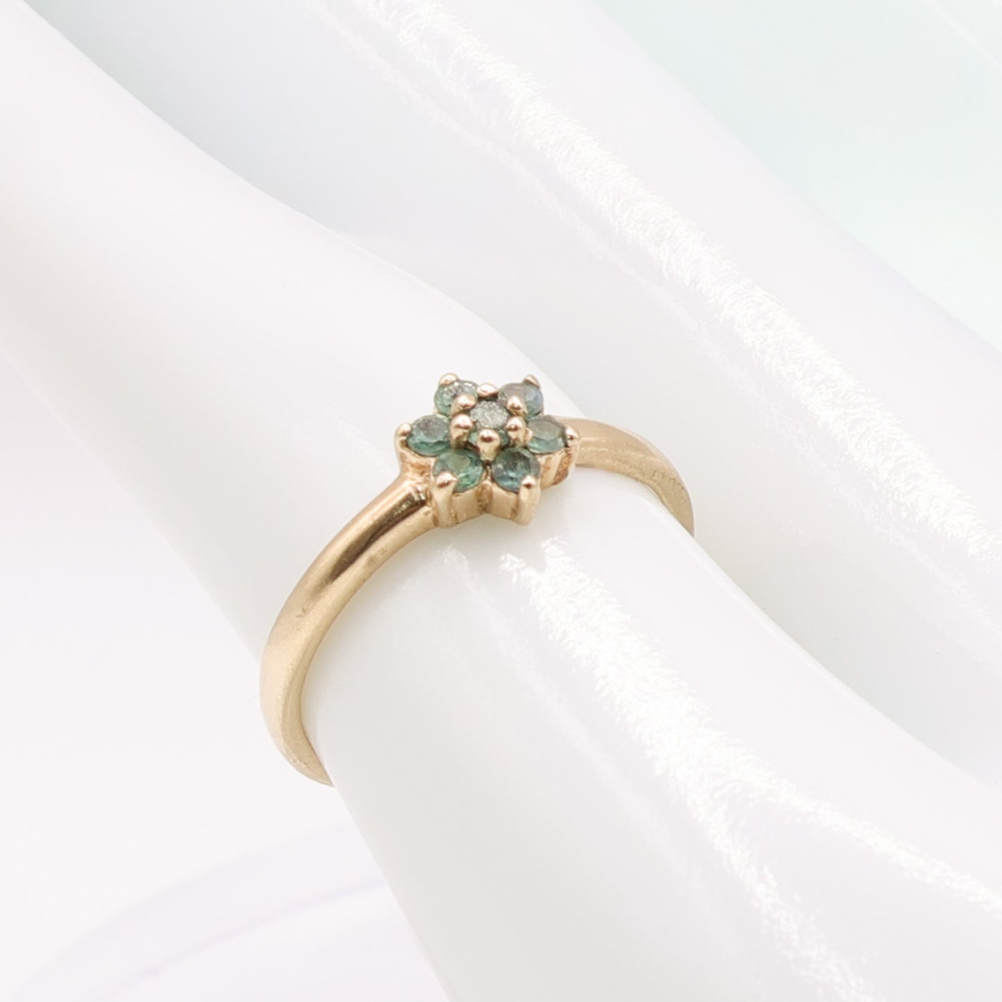 Second-Hand 9ct Yellow Gold Green Stone Cluster Ring