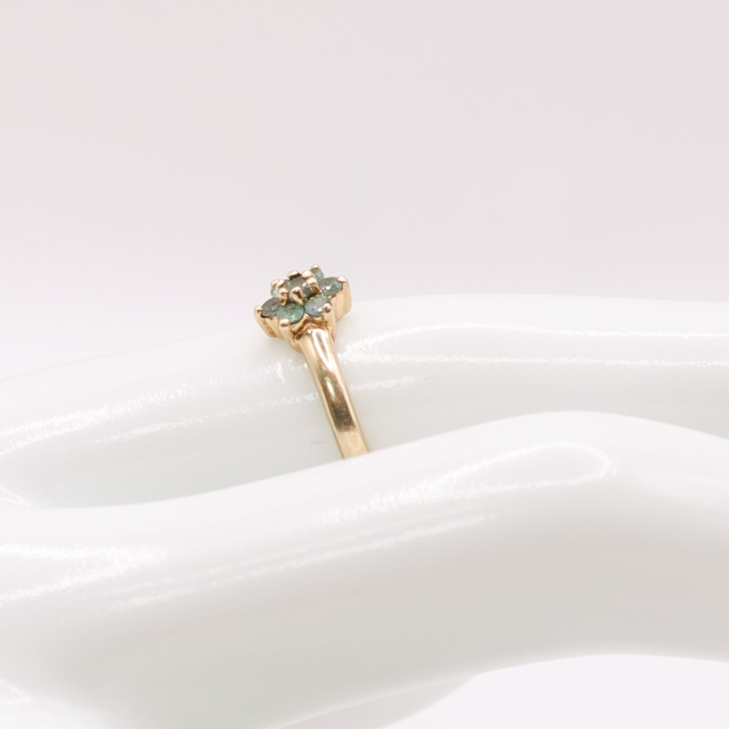 Second-Hand 9ct Yellow Gold Green Stone Cluster Ring