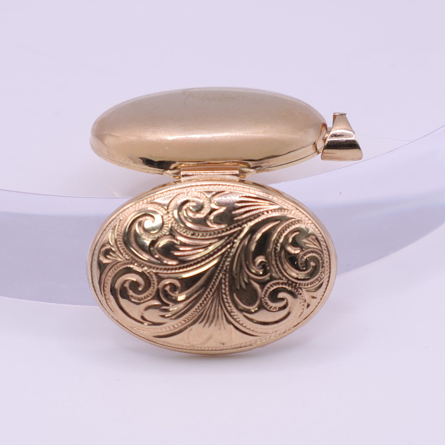 Second-Hand 9ct Yellow Gold Oval Engraved Locket