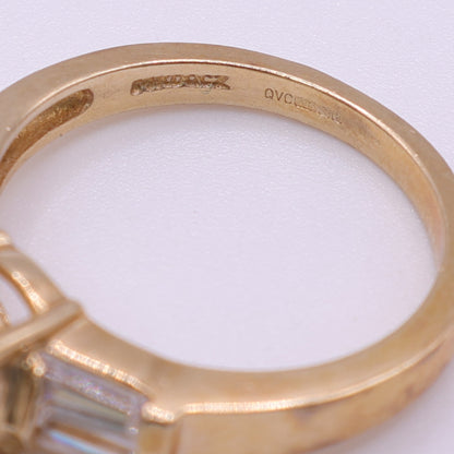 Second-Hand 14ct Yellow Gold CZ Ring with Tapered Shoulders