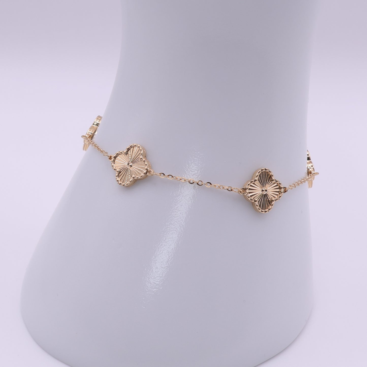 Second Hand 18ct Yellow Gold Clover Station Bracelet