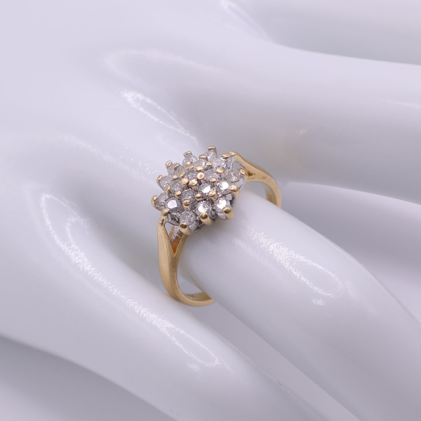 Second Hand 18ct Yellow Gold Diamond Cluster Ring