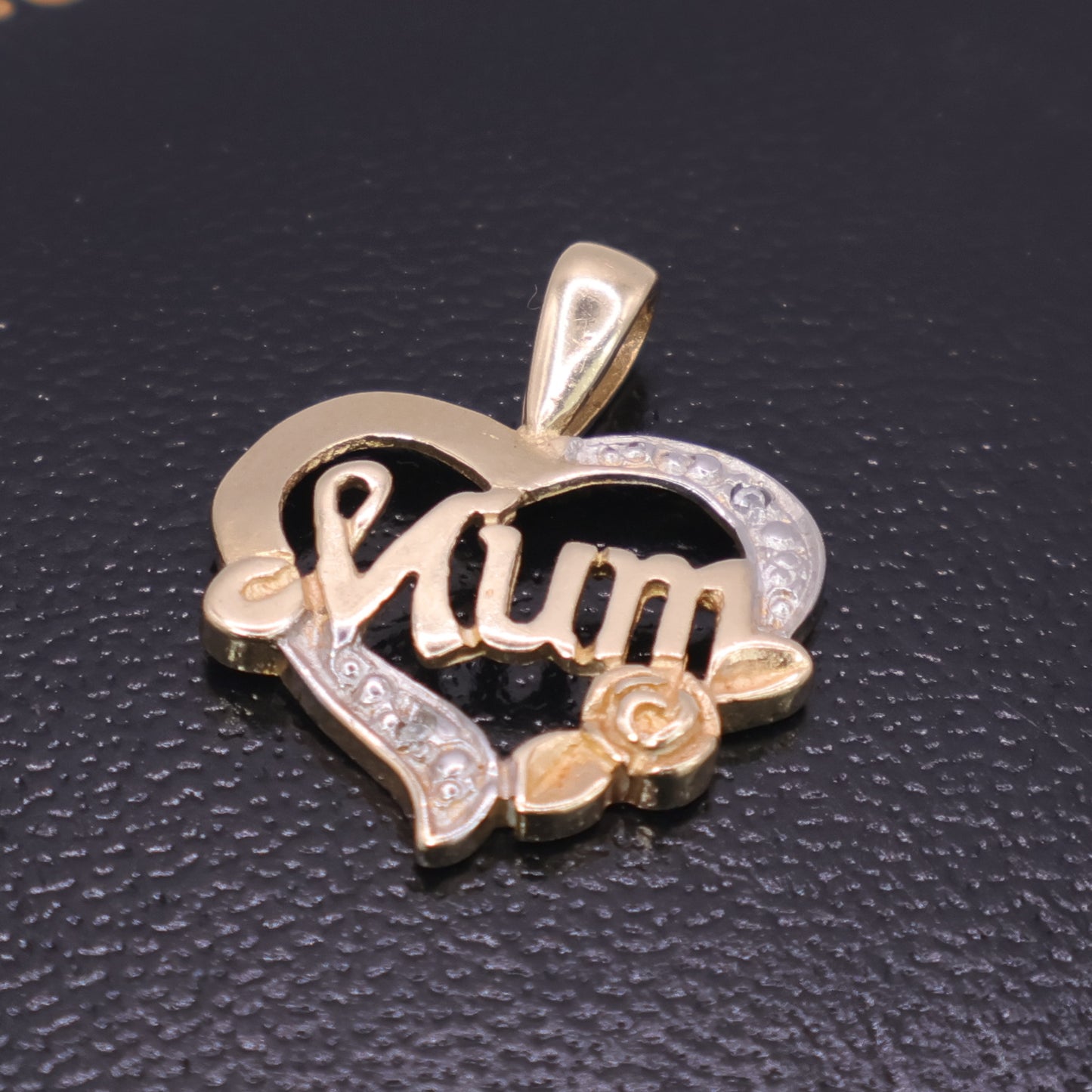Second Hand 9ct Yellow Gold Mum Pendant