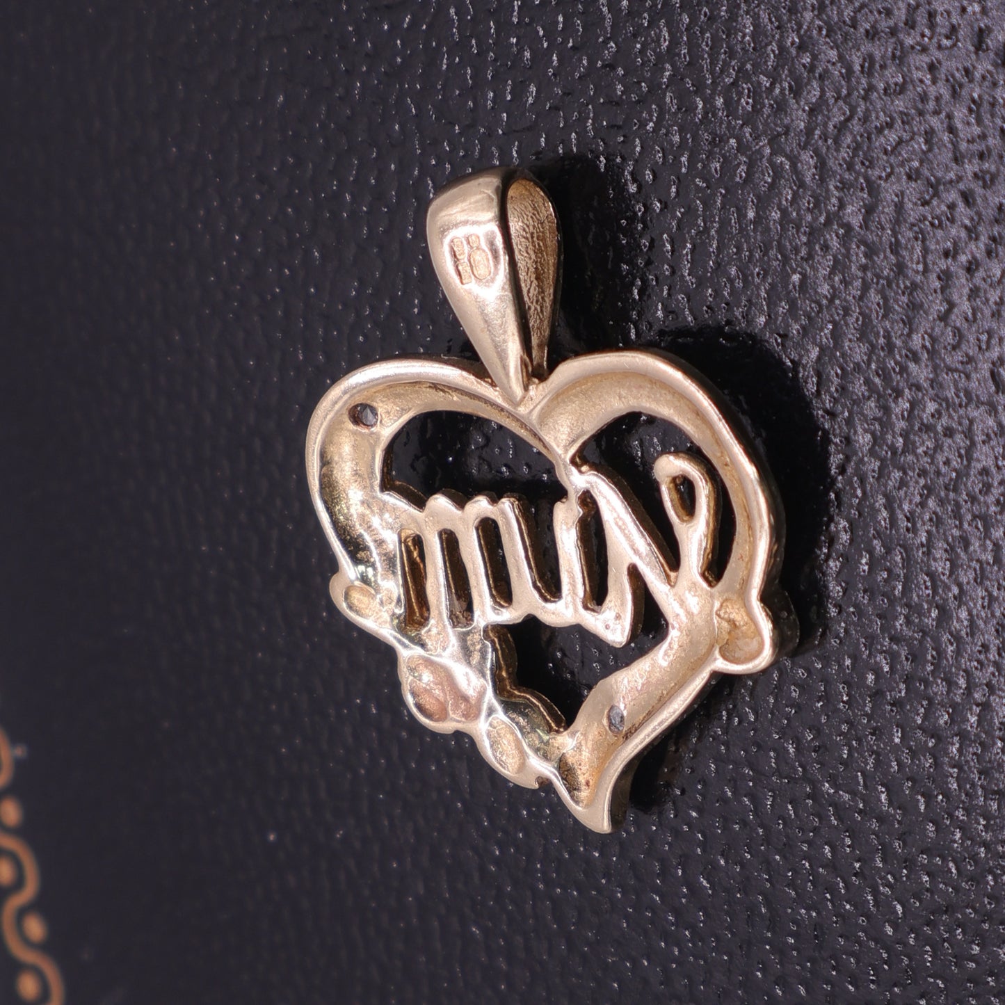 Second Hand 9ct Yellow Gold Mum Pendant