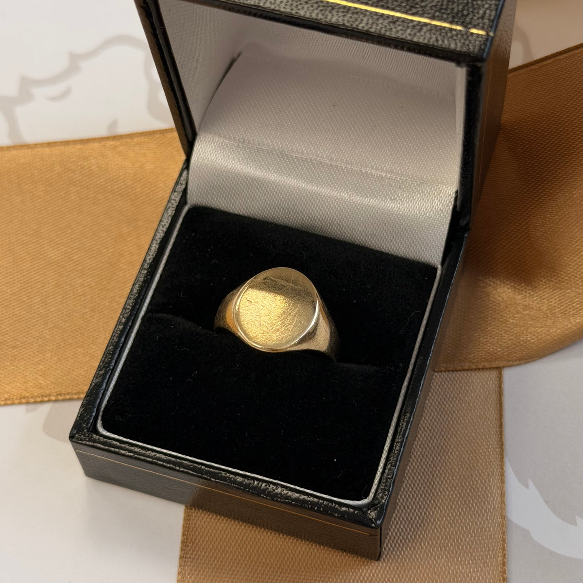9ct Yellow Gold Oval Signet Ring