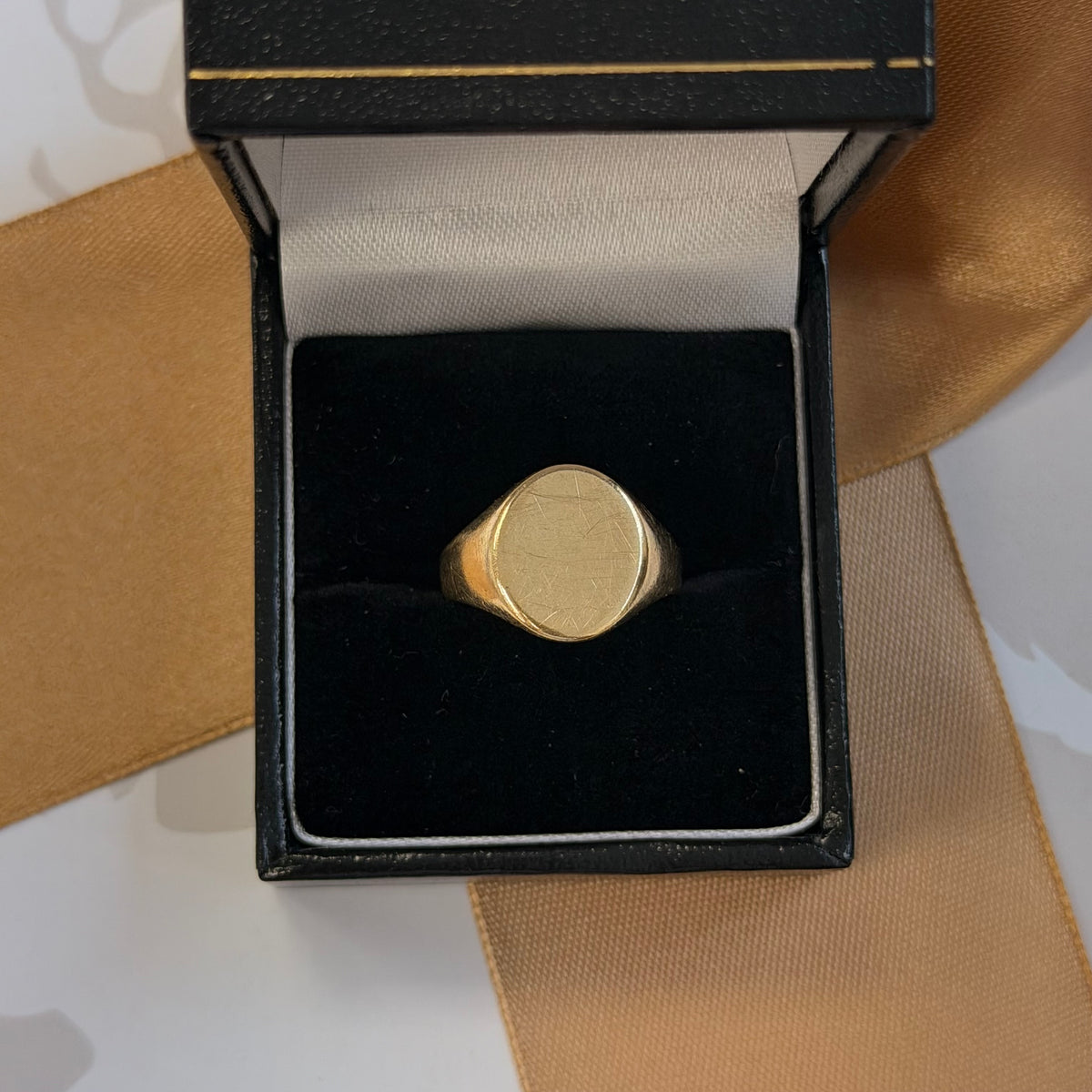 9ct Yellow Gold Oval Signet Ring