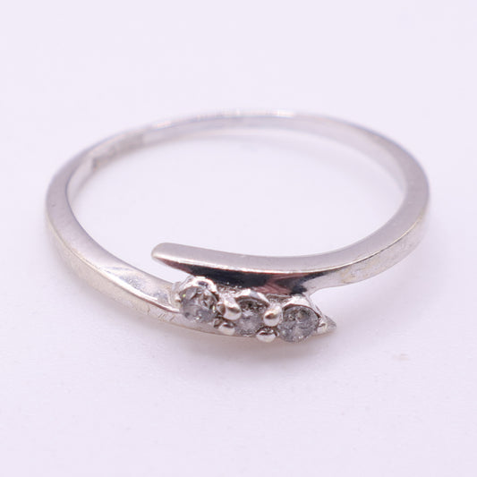 Second Hand 9ct White Gold Three Diamond Curved Detail Ring