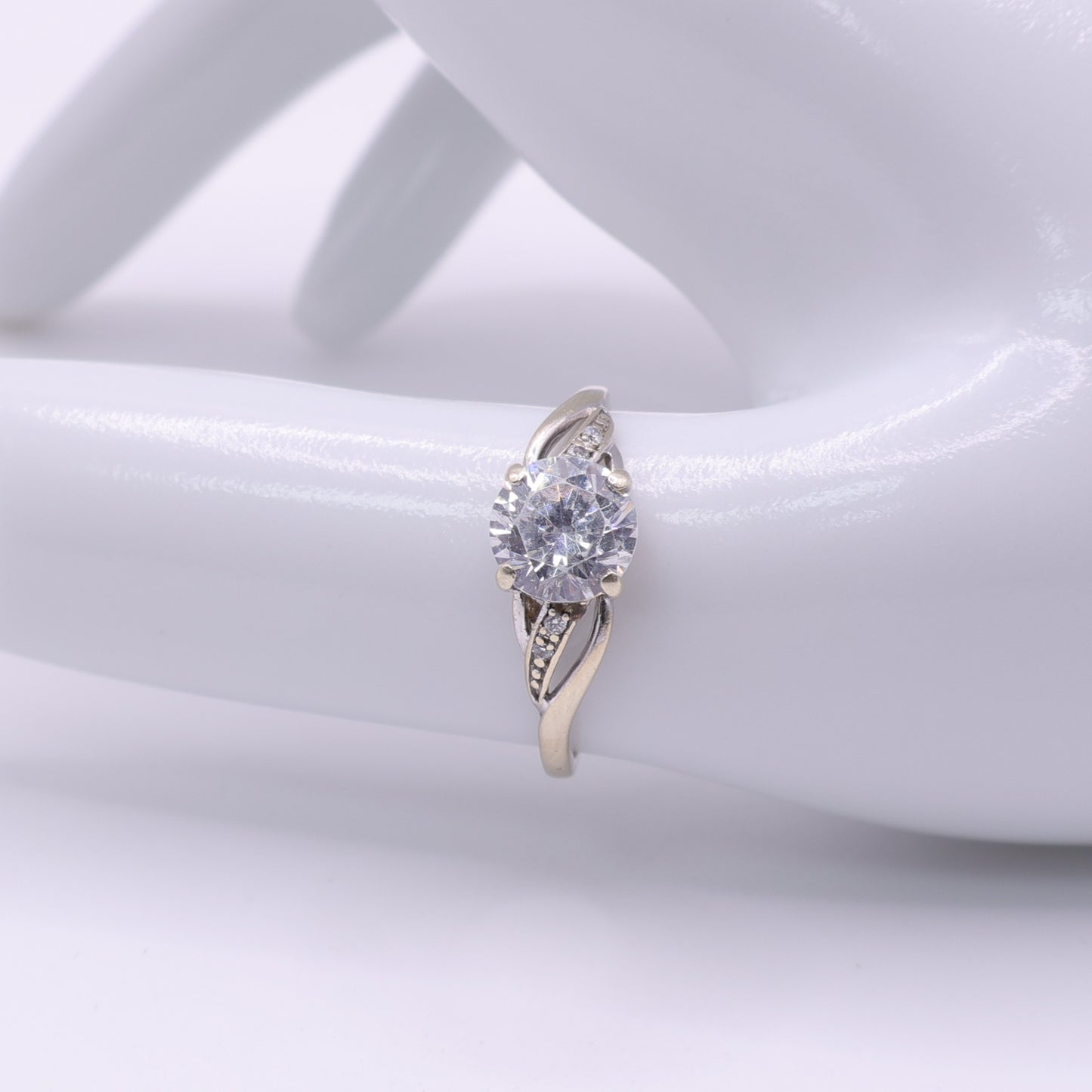 Second Hand 9ct White Gold Cubic Zirconia Set Ring