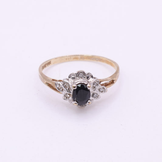 Second Hand 9ct Yellow Gold Black Stone Cluster Ring