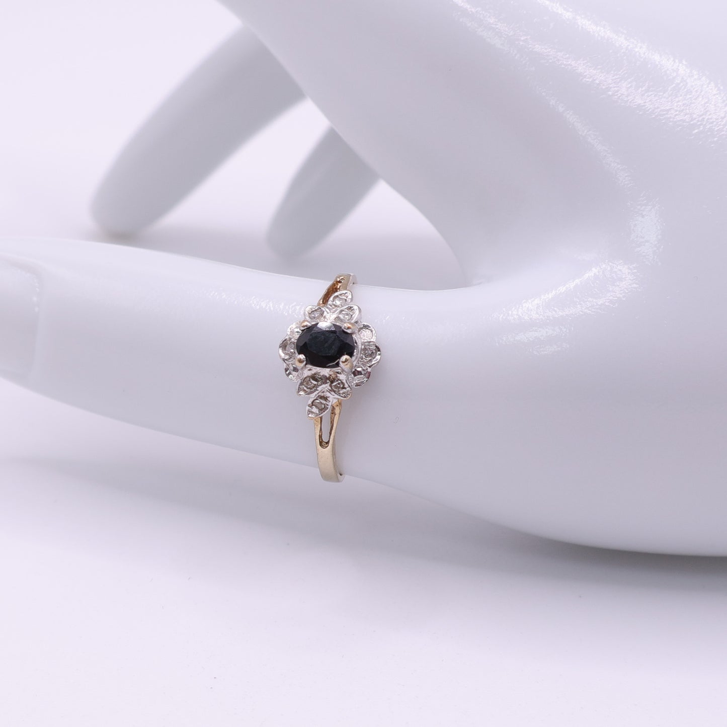 9ct Yellow Gold Sapphire Cluster Ring