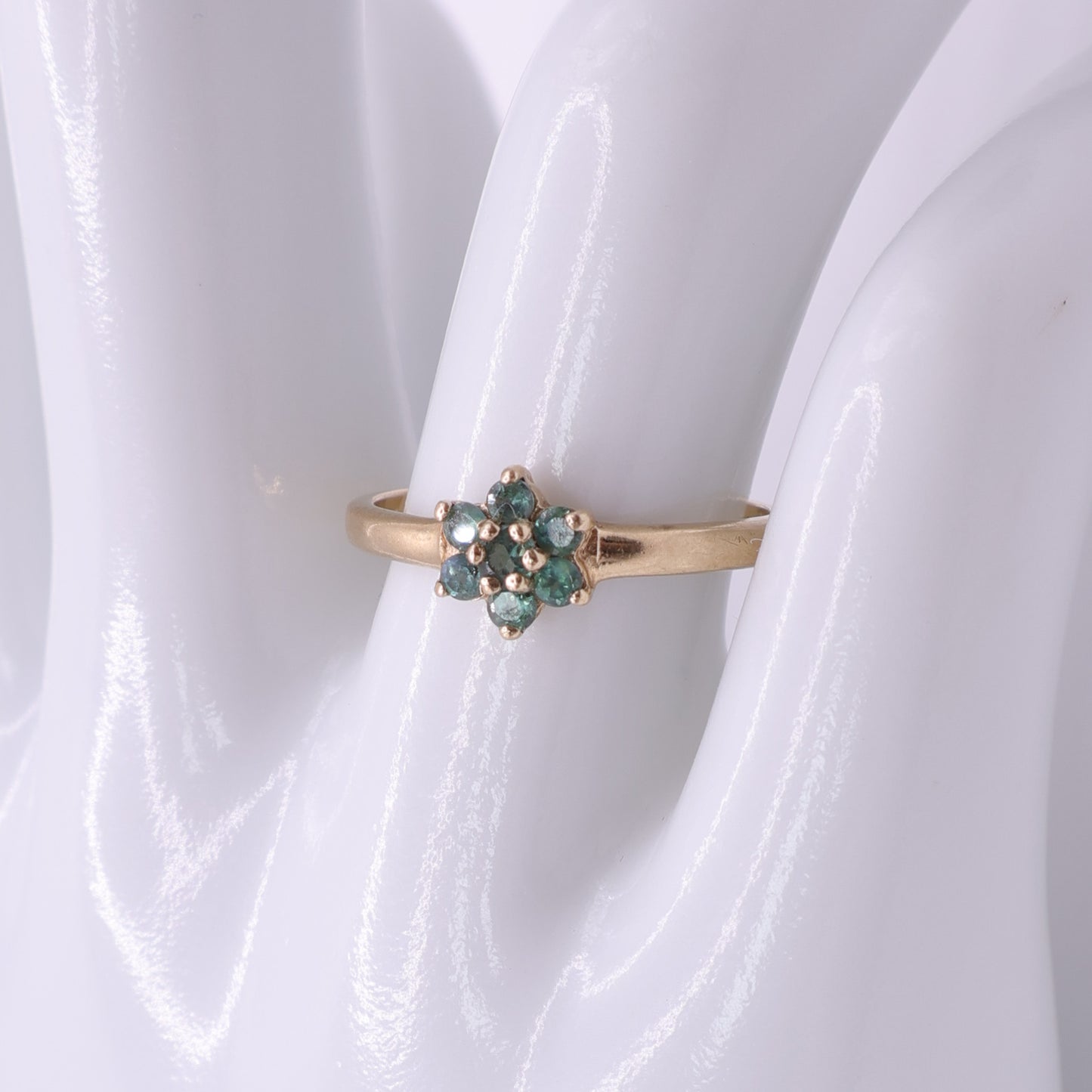 Second-Hand 9ct Yellow Gold Green Stone Cluster Ring