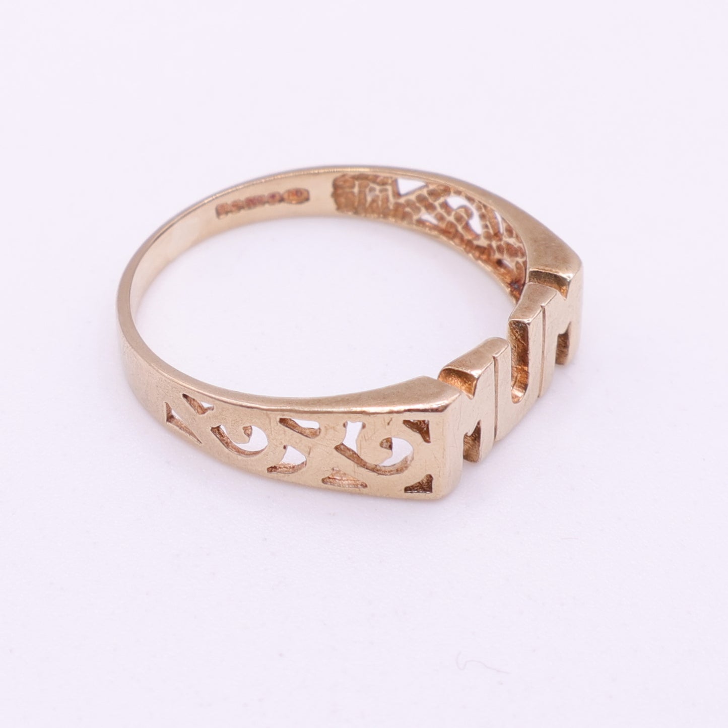 Second-Hand 9ct Yellow Gold ‘MUM’ Cut-Out Ring