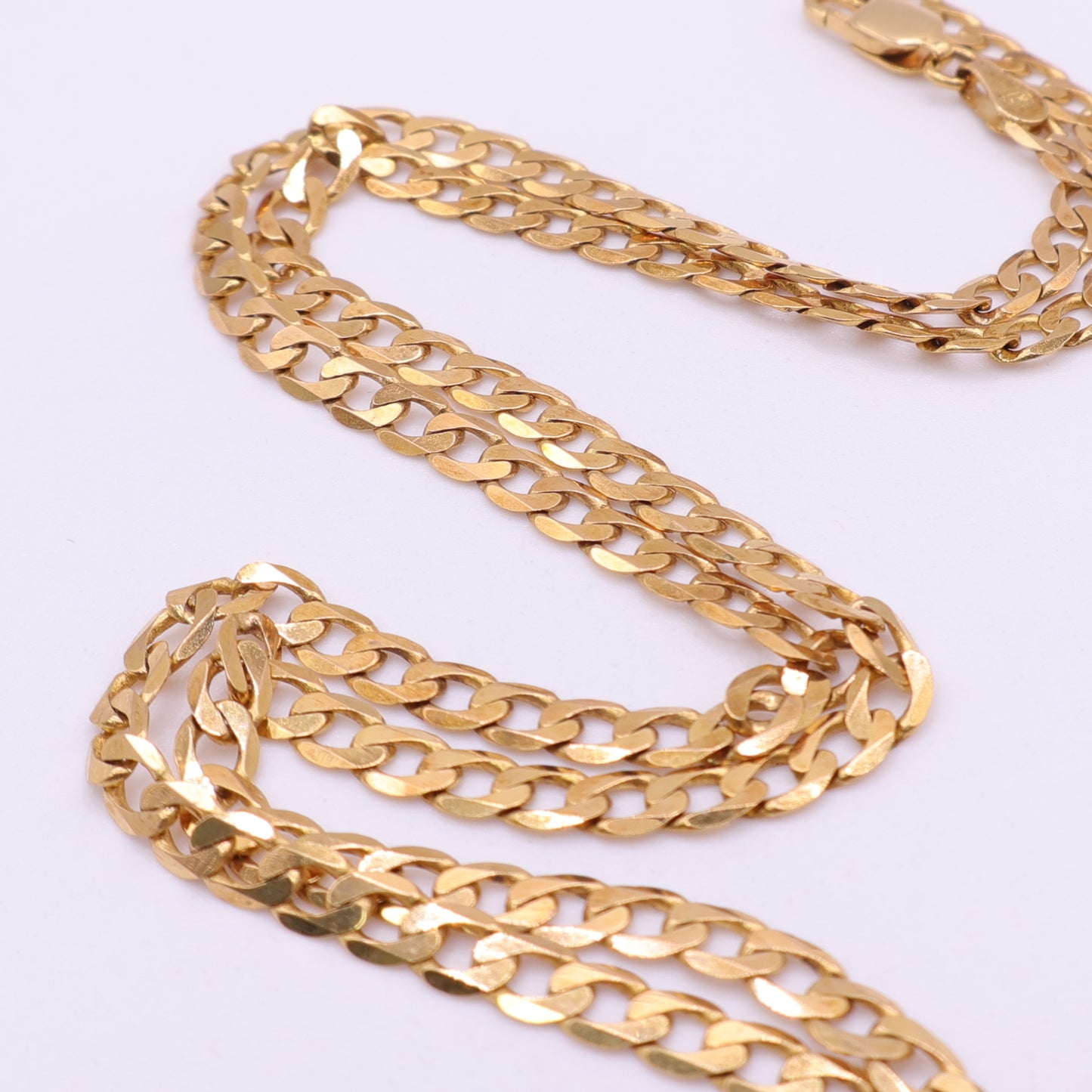 9ct Yellow Gold Curb Chain - 19 Inch