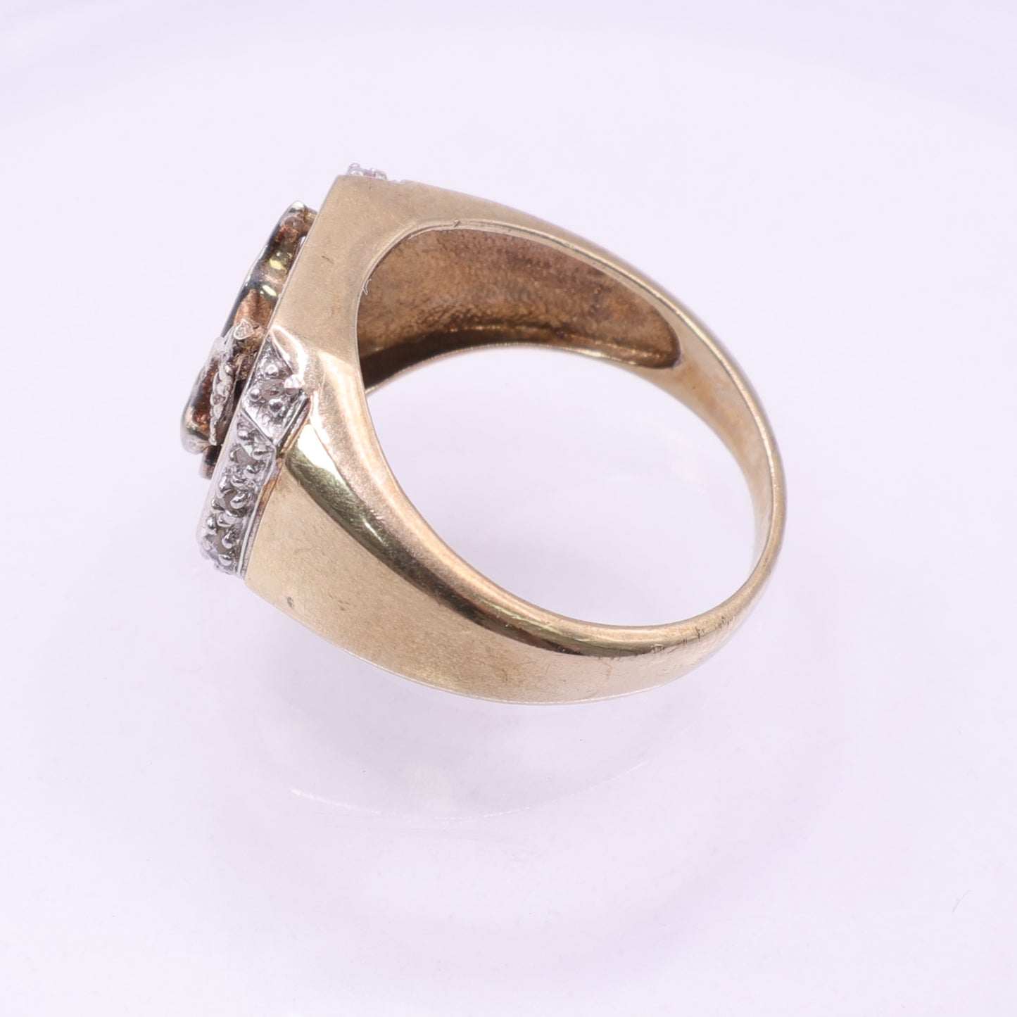 Second Hand 9ct Yellow Gold Eagle Signet Ring with Diamond Shoulders