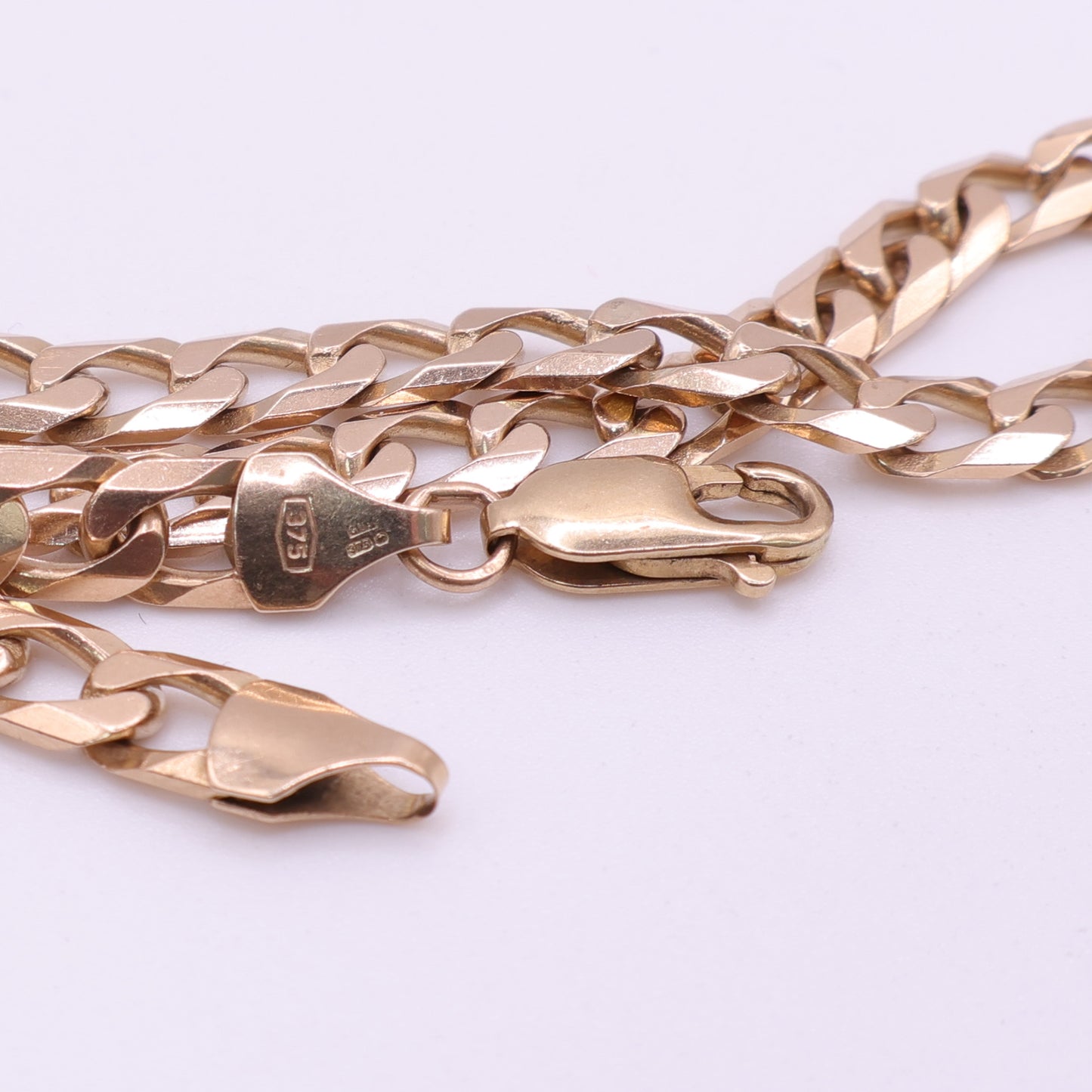 9ct Yellow Gold Heavy Curb Chain - 20 Inch