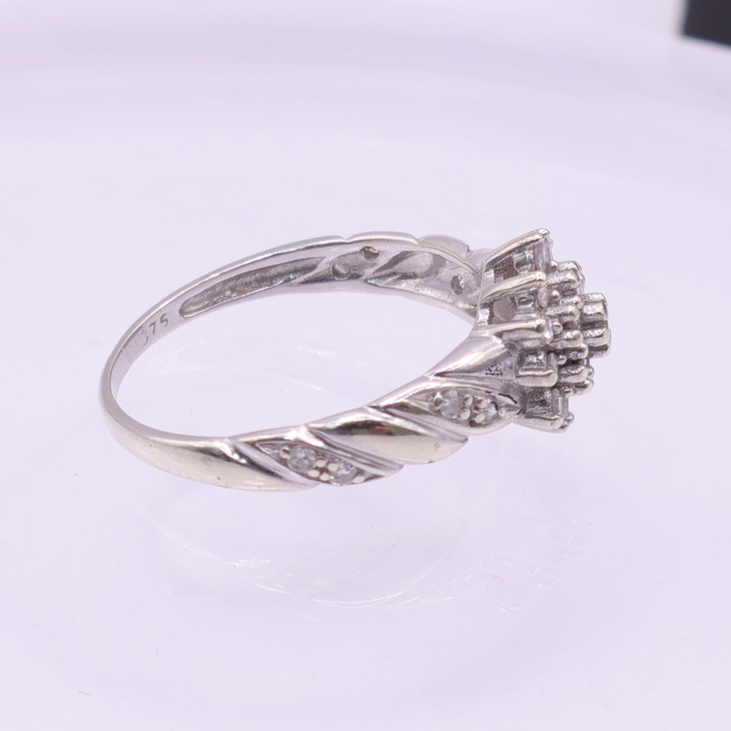 Second Hand 9ct White Gold Diamond Cluster Flower Ring