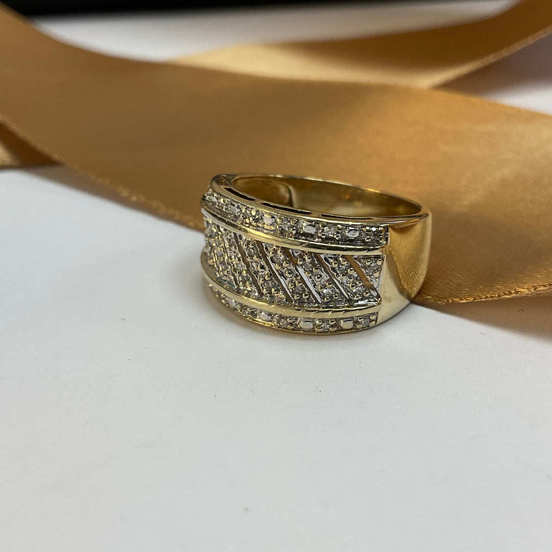 9ct Yellow Gold Diamond Dress Ring