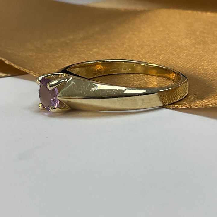 9ct Yellow Gold Pale Amethyst Ring