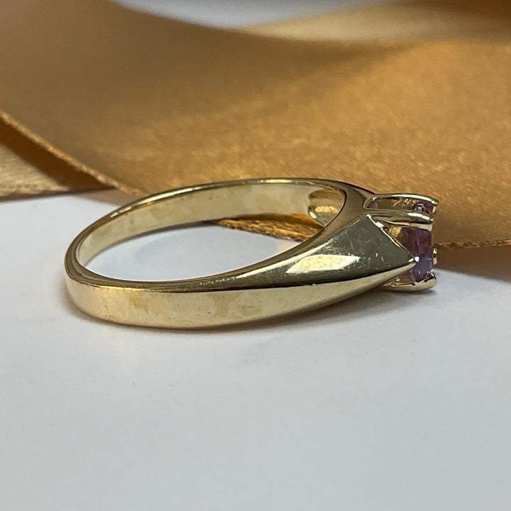 9ct Yellow Gold Pale Amethyst Ring