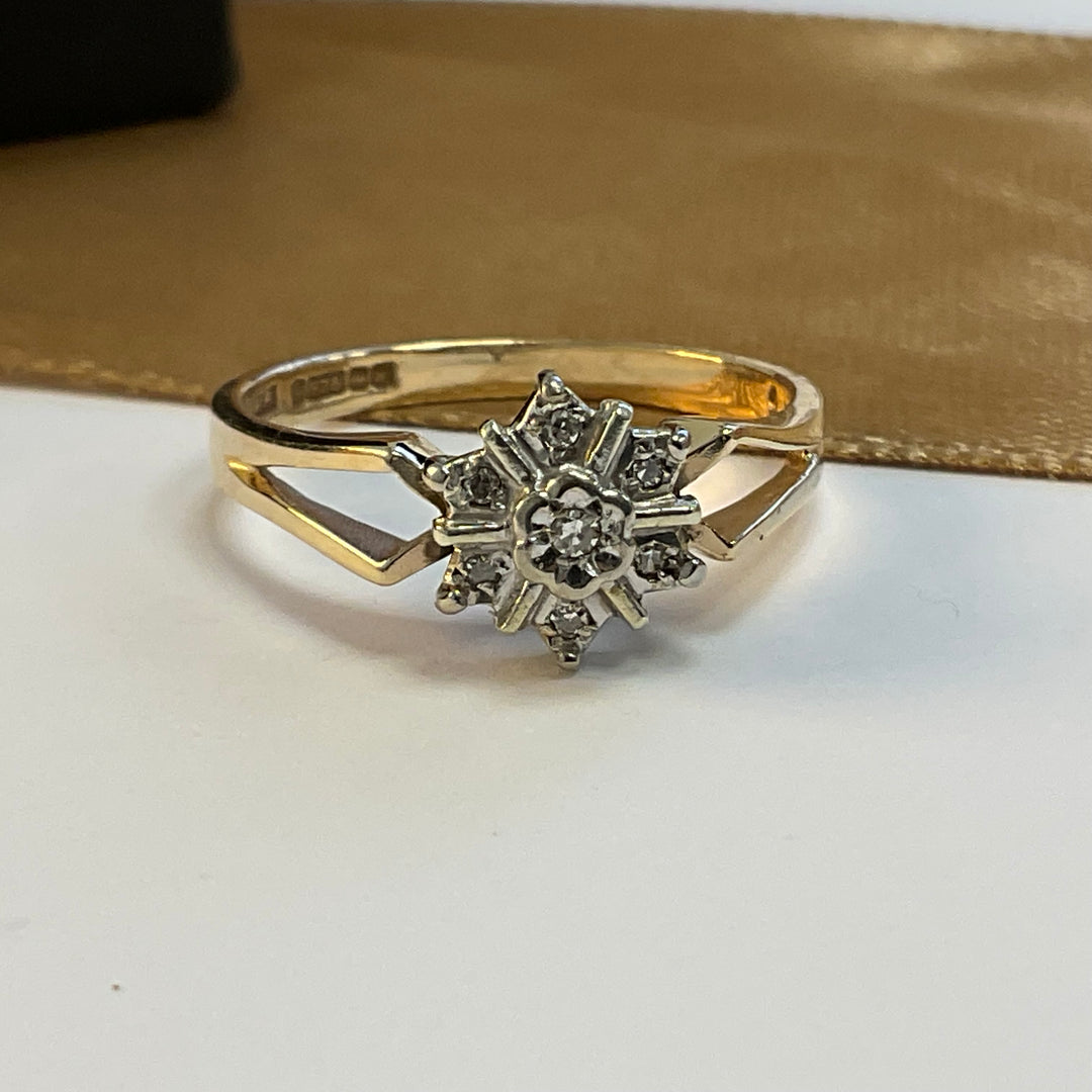 9ct Yellow Gold Diamond Star Cluster