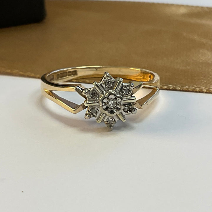 9ct Yellow Gold Diamond Star Cluster