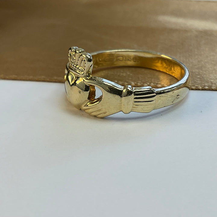 9ct Yellow Gold Claddagh Ring