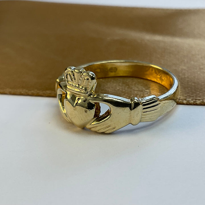 9ct Yellow Gold Claddagh Ring