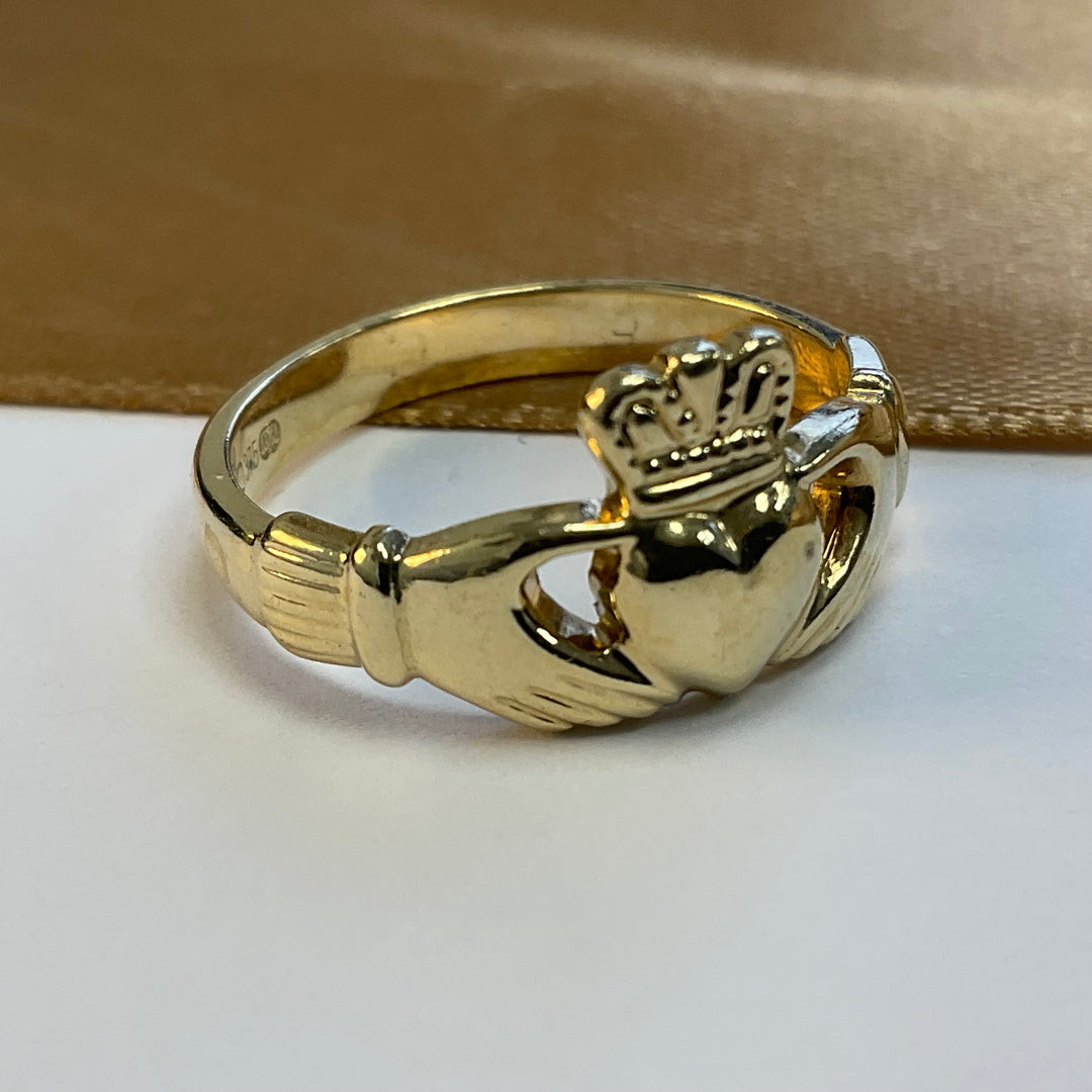 9ct Yellow Gold Claddagh Ring