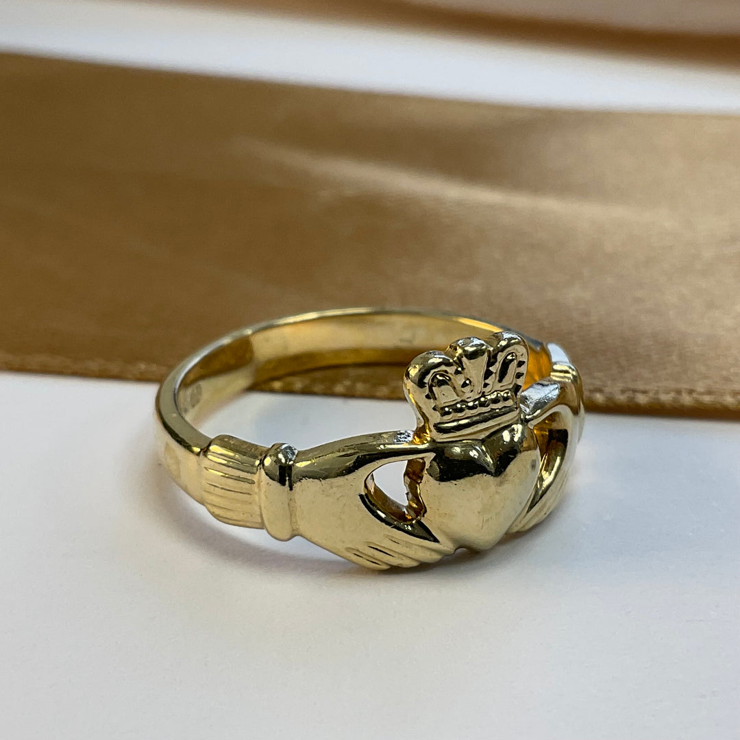 9ct Yellow Gold Claddagh Ring