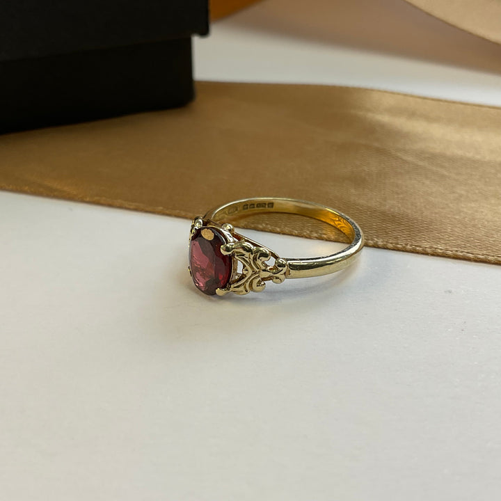 9ct Yellow Gold Garnet Dress Ring