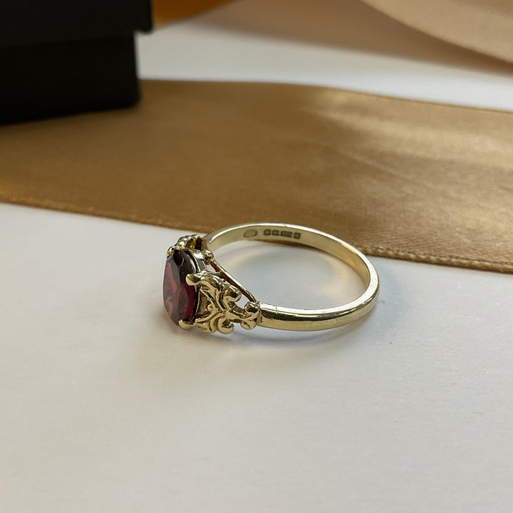 9ct Yellow Gold Garnet Dress Ring