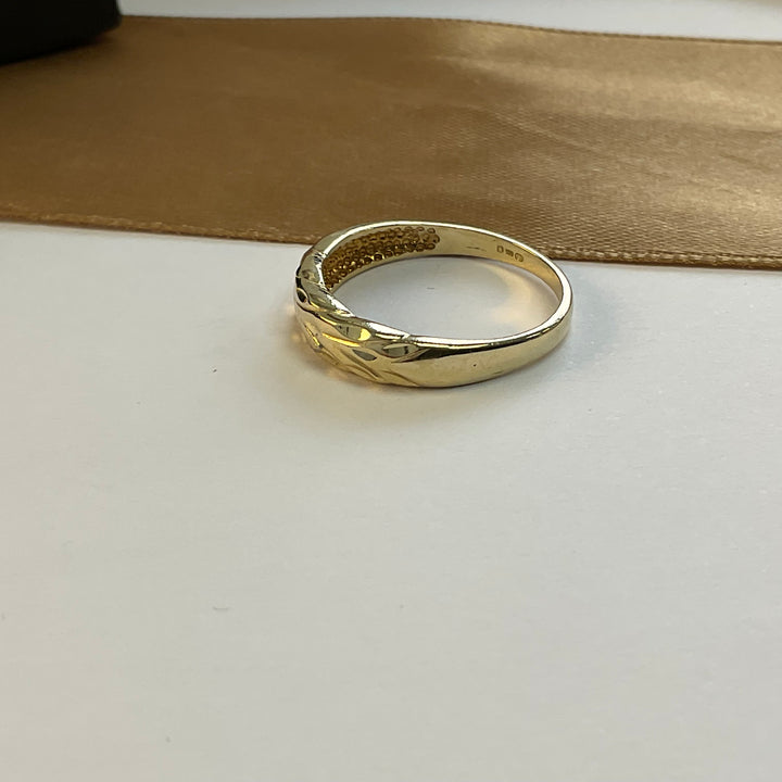 14ct Yellow Gold Engraved Dress Ring