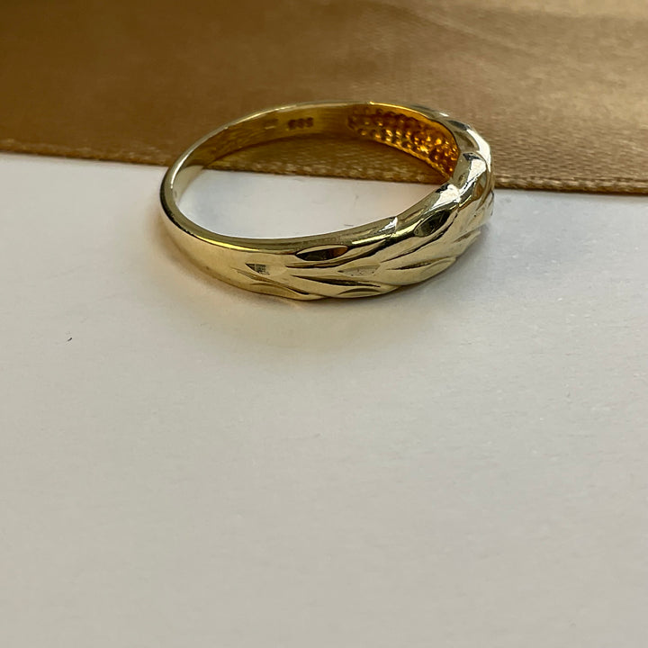 14ct Yellow Gold Engraved Dress Ring