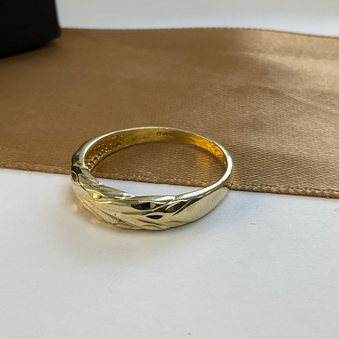 14ct Yellow Gold Engraved Dress Ring