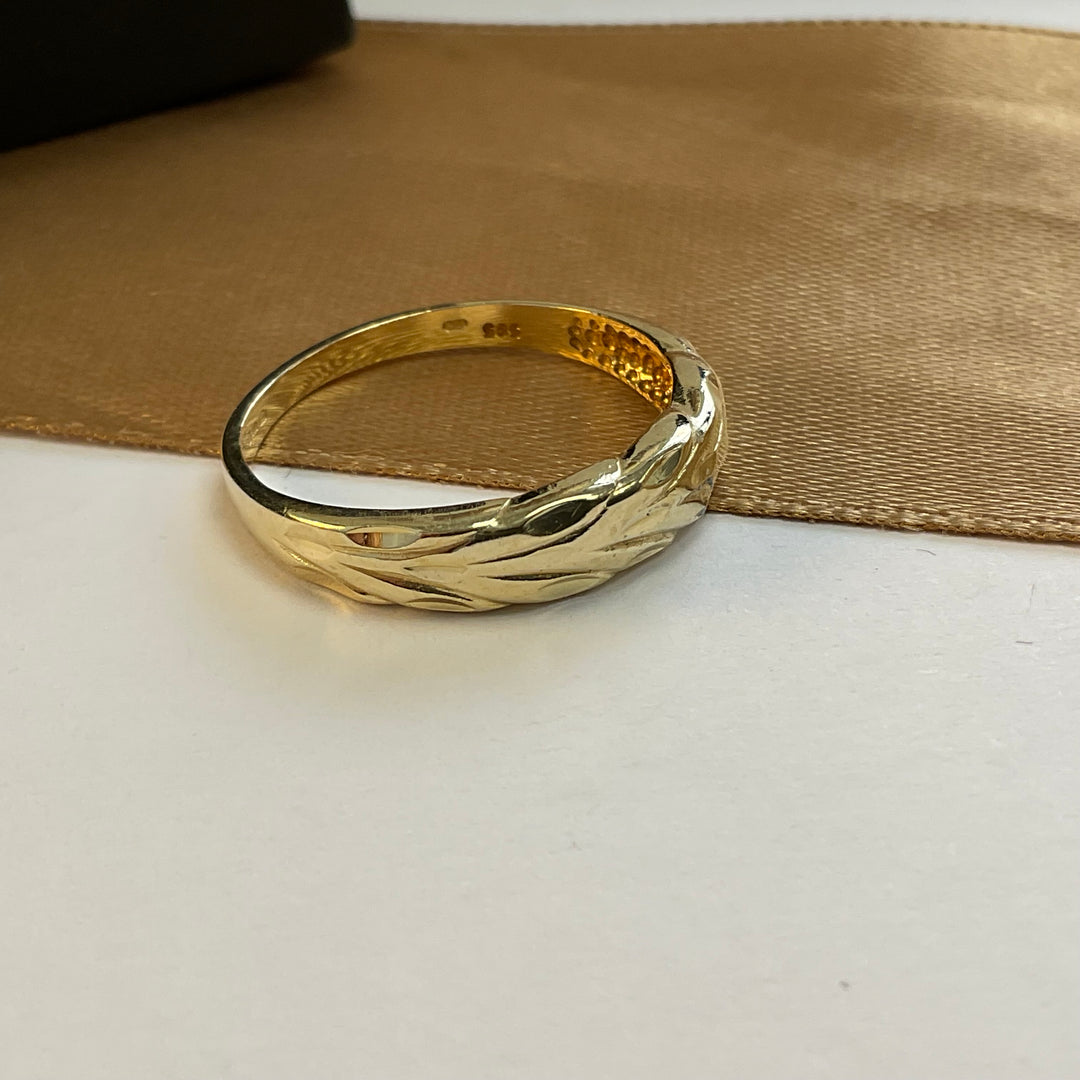 14ct Yellow Gold Engraved Dress Ring