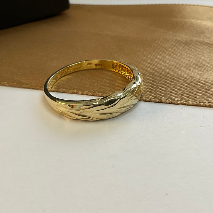 14ct Yellow Gold Engraved Dress Ring